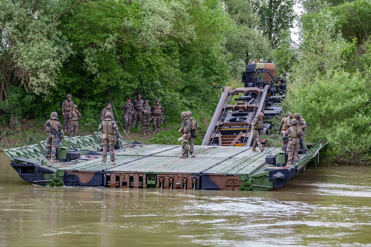 COM_ECIA's tweet image. #CIADA 2024, exercice marquant la fin de scolarité des lieutenants, #FRANCHISSEMENT à la Chaussée-sur-marne.
🎯 L’objectif est de mettre en pratique réaliste : placer les lieutenants en conditions de chef de section. 
➡️ 3 attentes : réactivité, connaissance et coopération