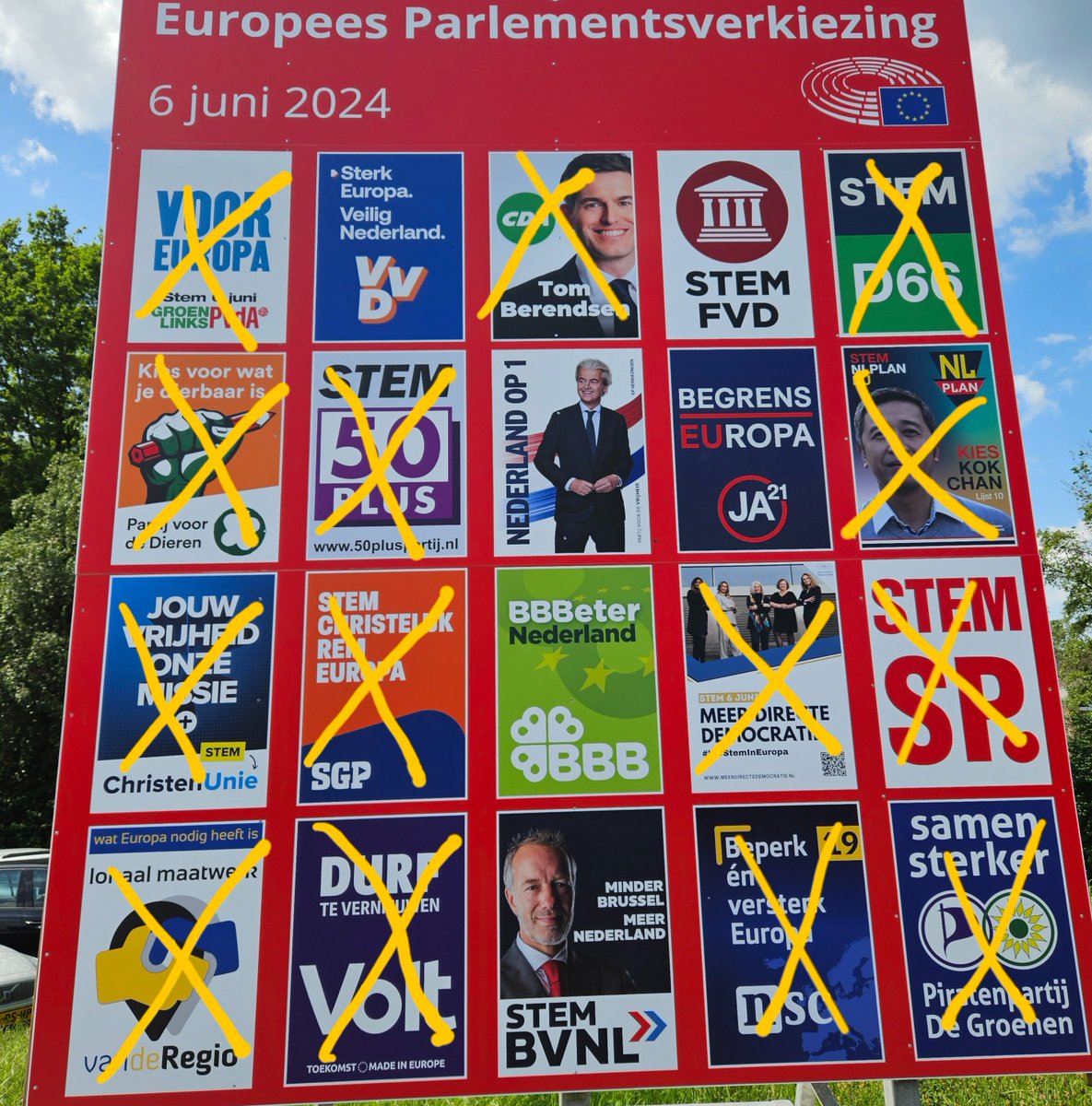 #EP24  willen wij NL af van #asielcrises en illegale #migranten en #vluchtelingen dan blijft er weinig over om te kiezen dan..😉⤵️
Stem op partijen die VOOR NL volk zijn en niet tassendrager vn EU willen zn. #formatiedebat #premier #vandaaginside #Op1 #Nieuwsuur #WNL #Timmermans