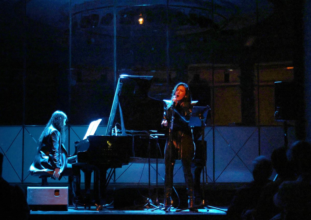 ResisFestival's tweet photo. @ResisFestival no @cbamadrid
O 1º concerto de #RESIS fóra de Galicia, a cargo de #LAB51
A #músicacontemporánea do #RESIS24 chega a Madrid co talento da soprano Johanna Vargas, a pianista Magdalena Cerezo e Álvaro Martín na electroacústica.
📸Miguel Balbuena
#CBA #RESIS https://t.co/kieYhhECQj