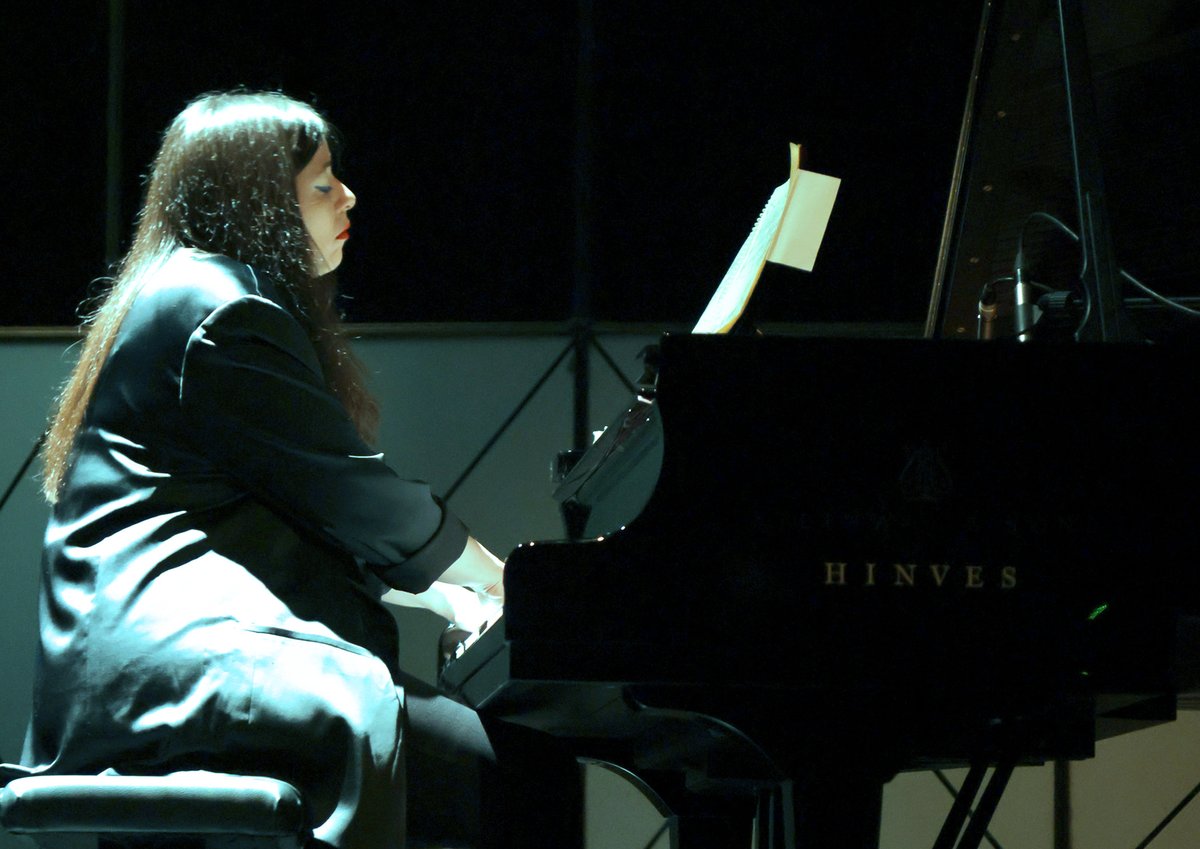 ResisFestival's tweet photo. @ResisFestival no @cbamadrid
O 1º concerto de #RESIS fóra de Galicia, a cargo de #LAB51
A #músicacontemporánea do #RESIS24 chega a Madrid co talento da soprano Johanna Vargas, a pianista Magdalena Cerezo e Álvaro Martín na electroacústica.
📸Miguel Balbuena
#CBA #RESIS https://t.co/kieYhhECQj
