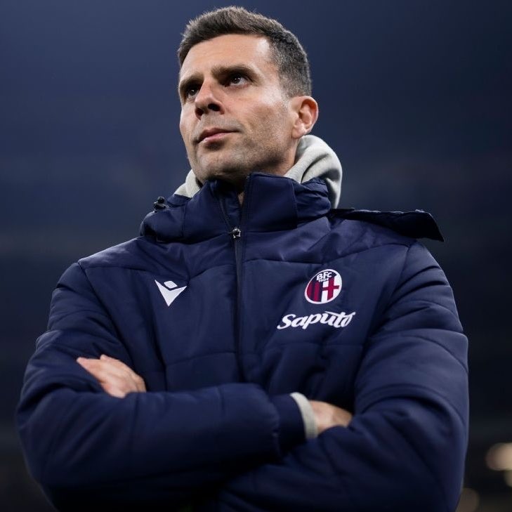 RisingStarXI's tweet image. 𝐓𝐡𝐞 𝐍𝐞𝐱𝐭 𝟑 𝐧𝐞𝐰 𝐘𝐨𝐮𝐧𝐠 𝐌𝐚𝐧𝐚𝐠𝐞𝐫 𝐭𝐫𝐚𝐧𝐬𝐟𝐞𝐫𝐬 𝐢𝐧 𝐰𝐨𝐫𝐥𝐝 𝐟𝐨𝐨𝐭𝐛𝐚𝐥𝐥  💼🧠🌎

🇮🇹 Francesco Farioli (35y) 🔜 Ajax 🇳🇱

🇧🇪 Vincent Kompany (38y) 🔜 Bayern Munich 🇩🇪

🇮🇹 Thiago Motta (41y) 🔜 Juventus FC 🇮🇹

Who will be more successful ⁉️ ✍️