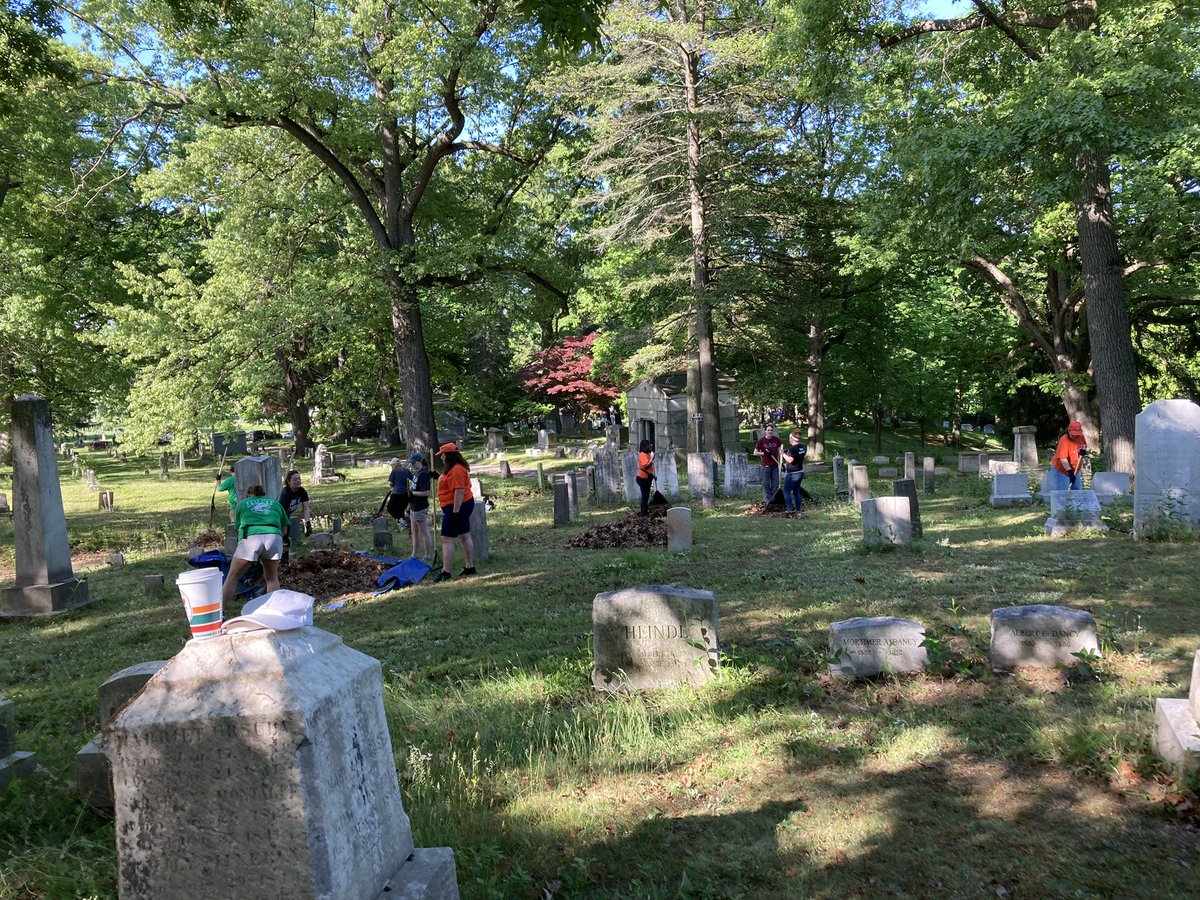 @RIT_GovComm and @UnitedWayRIT cleaning up at Mt. Hope cemetery for @UnitedWayROCFLX Day of Caring.