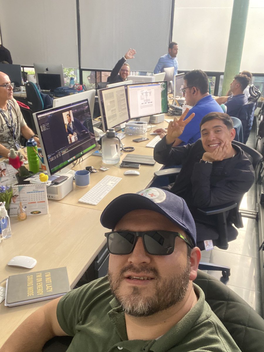 camilobrander's tweet photo. #SurvivorTeam #comunicación #diseño https://t.co/WsZrmotVhL