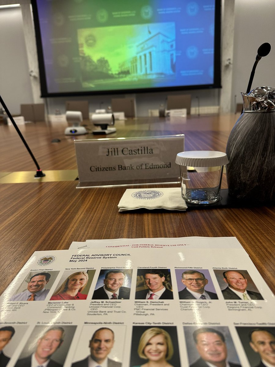 Not many professional experiences will ever compare to this! I’m honored to represent the @KansasCityFed District on the @federalreserve Federal Advisory Council, meeting today in the FOMC meeting room.