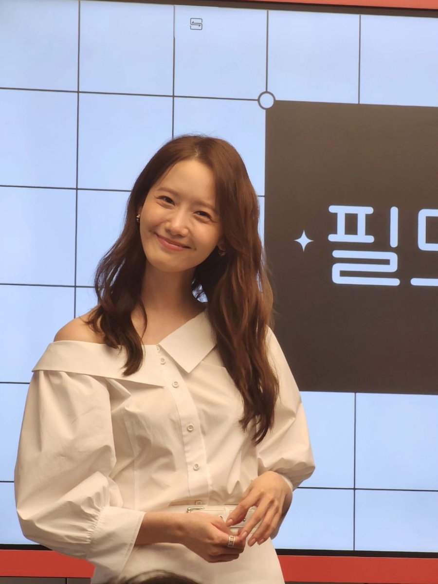 She's too cute helpppp #Yoona