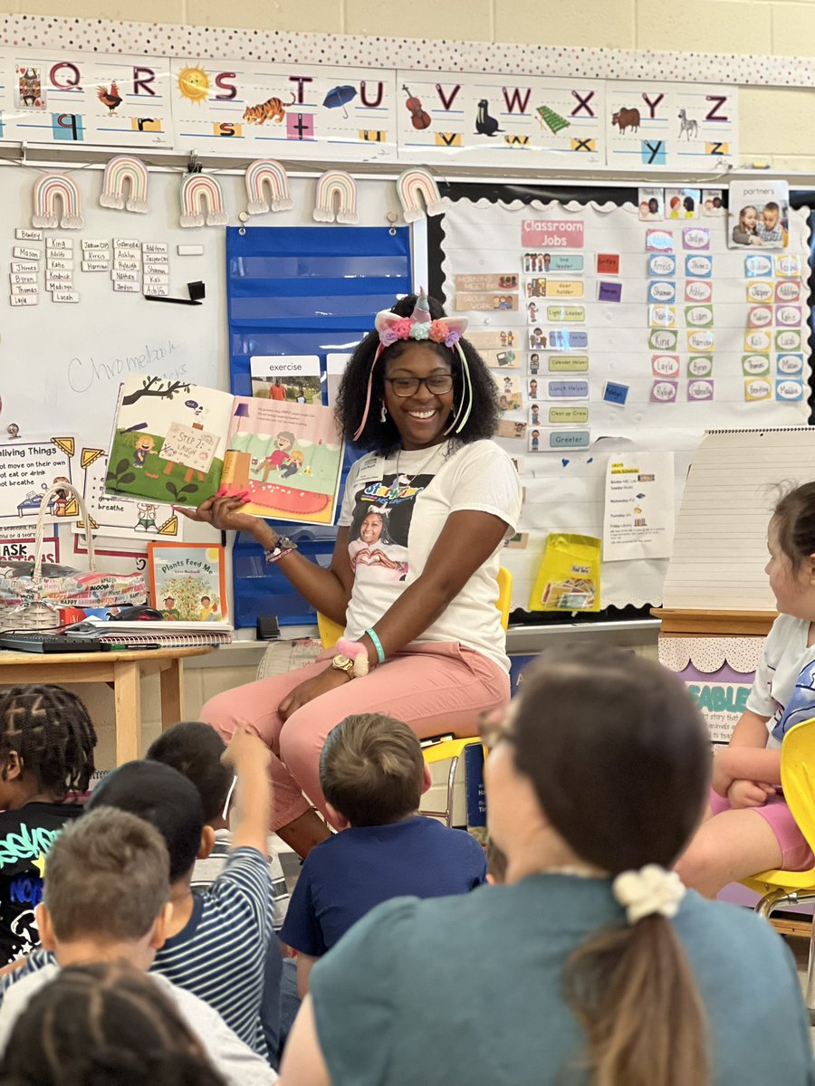 Ms. Unicorn brings her magic to @RCES_OneBamberg to read to kindergarten students taking part in the O6 #MyFirstLibrary program. #readersareleaders #earlyliteracy