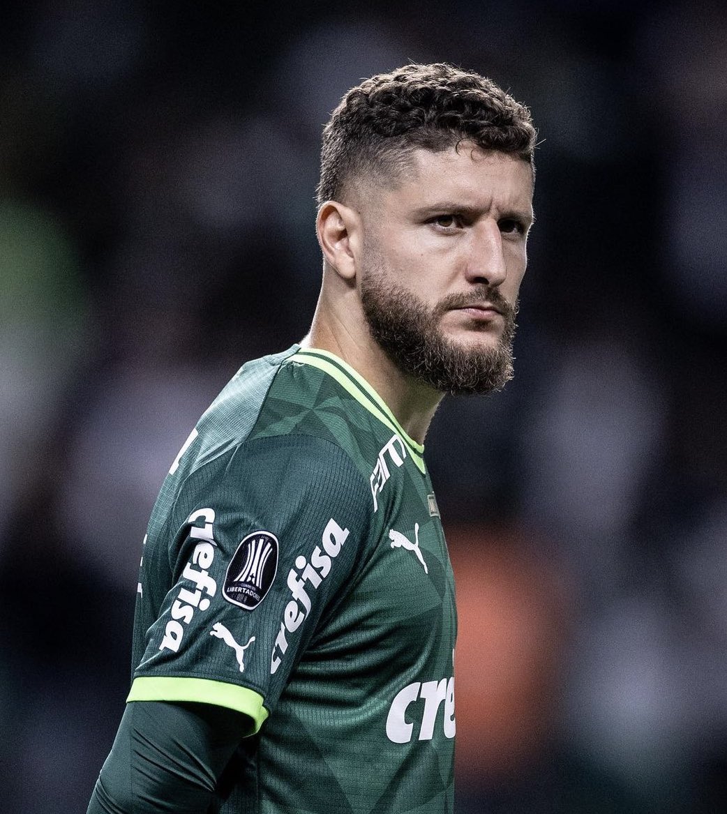 🚨 Palmeiras descarta qualquer possibilidade de vender Zé Rafael em 2024. Melhor decisão da diretoria, não tem segundo volante à altura dele no elenco. Ele e Aníbal Moreno formam uma ÓTIMA dupla no meio. Grande “reforço” 👏