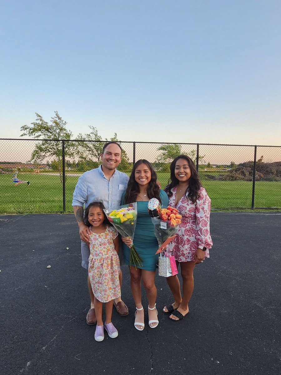 CamposHailey7's tweet photo. I graduated 8th grade. Received high honor roll certificate 🎓 can’t wait to enjoy summer and to start freshman year. Life is full of surprises &amp; blessing. #WNHS https://t.co/HvgFMyFVxj