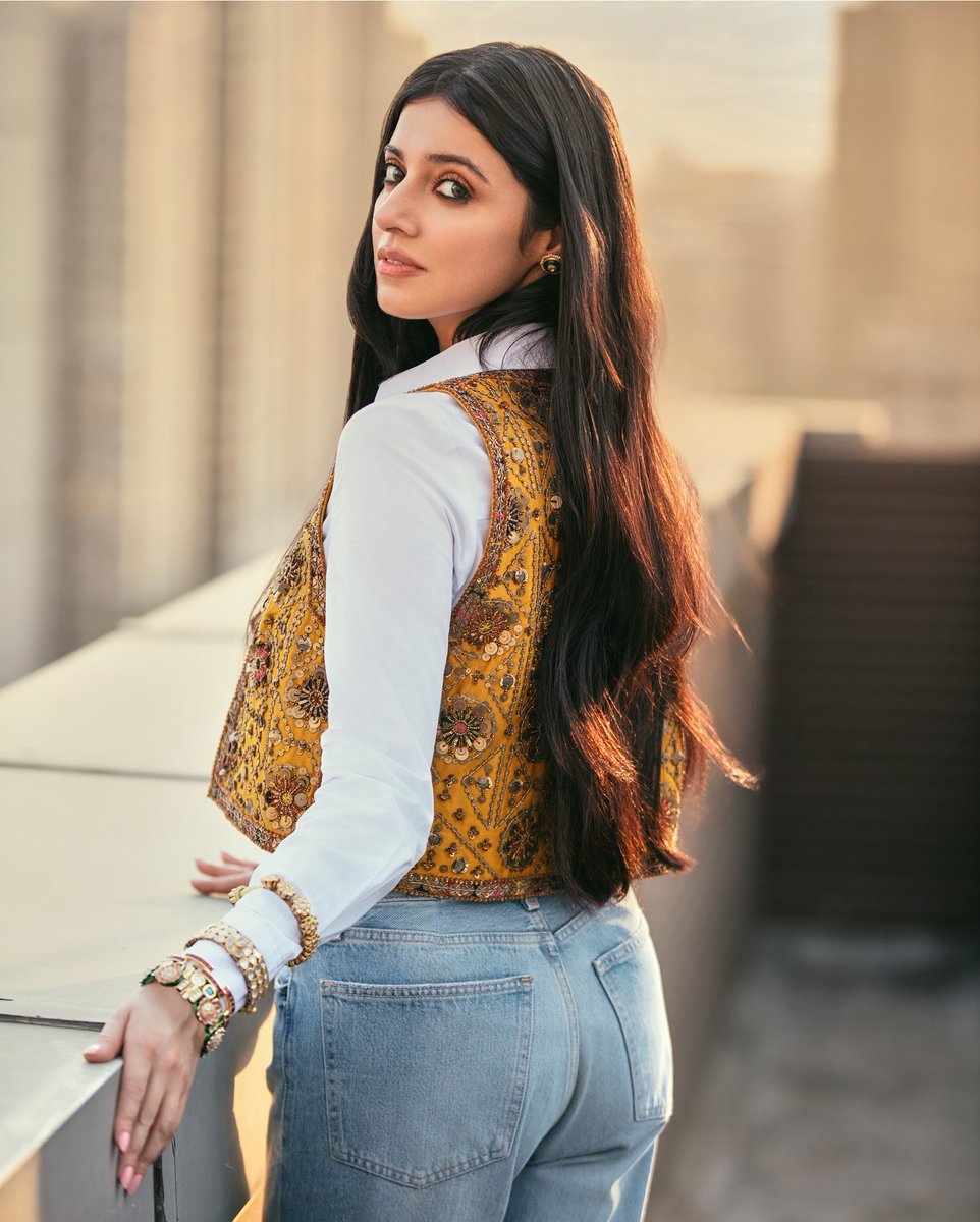 #DivyaKhoslaKumar