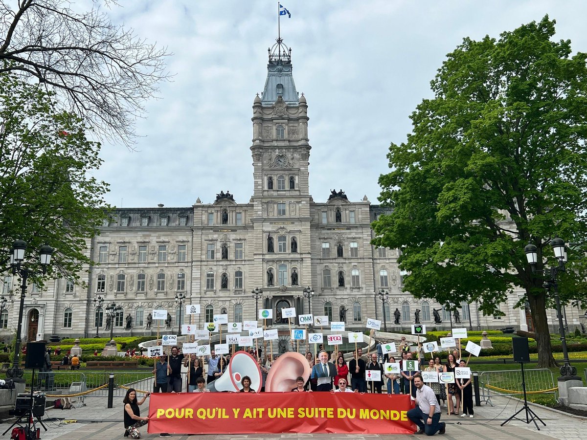 Hier, 40 organisations de la société civile québécoise lançaient à l'assemblée nationale un message clair au gouvernement du Québec : Un dialogue social s’impose, car c’est ensemble que nous pourrons construire le Québec de demain. 🌿