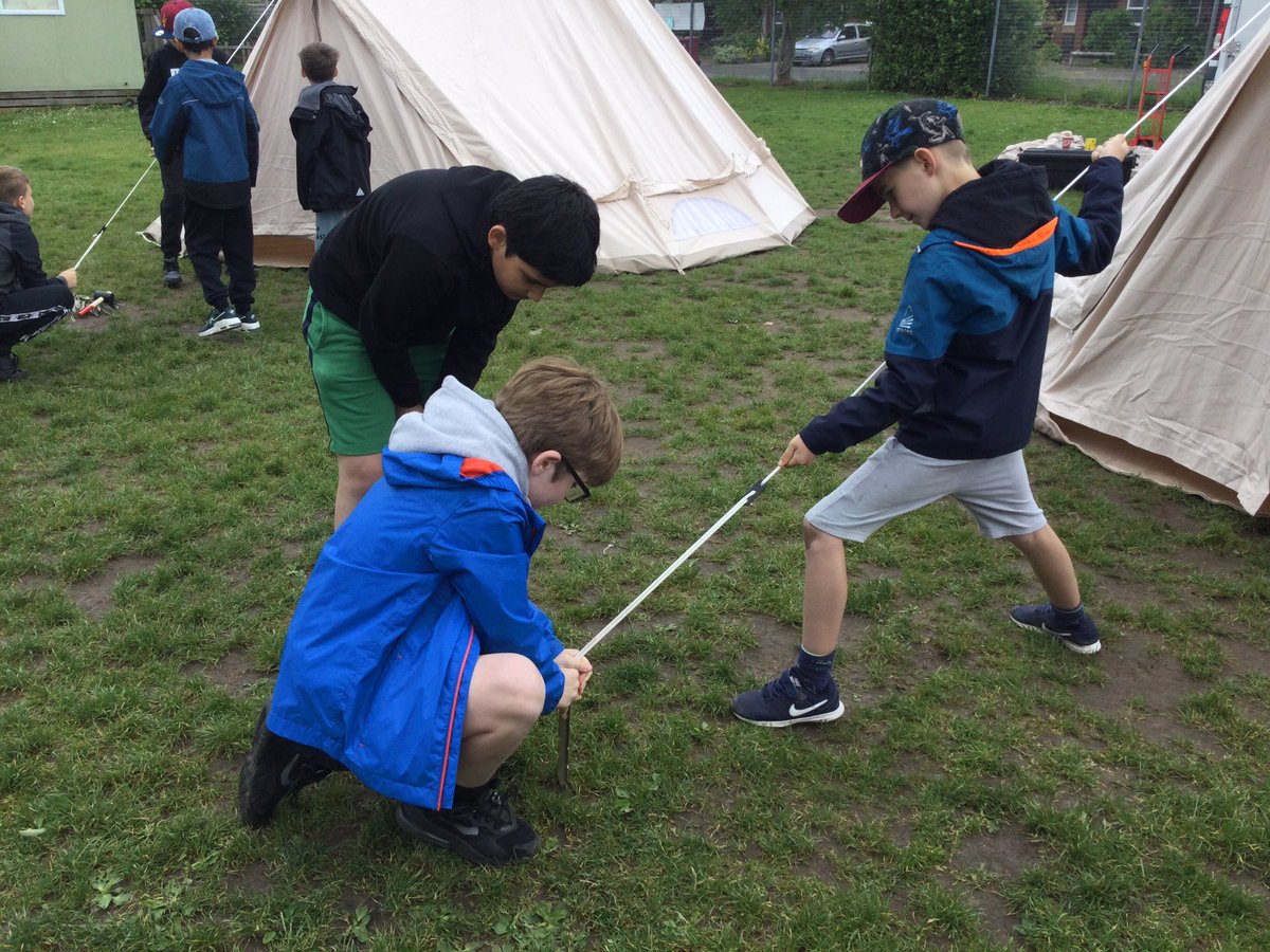 ThamesideSch's tweet photo. Fantastic teamwork shown by Year 4 to put up our tents this morning. ⛺️⛺️⛺️⛺️⛺️⛺️#lionstps  #leopardstps #belongingtps https://t.co/ZzWuo27RSw
