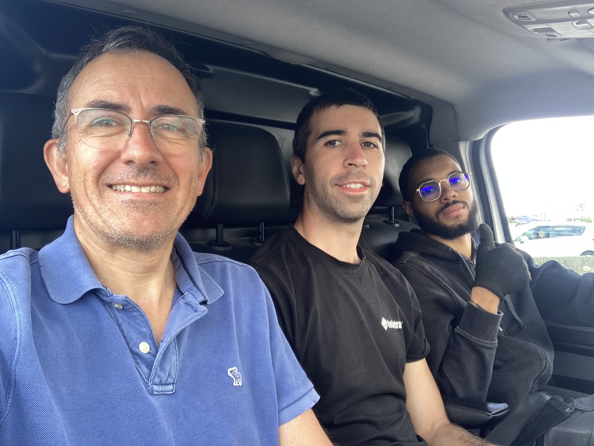 Infotrafic's tweet photo. Quand le Challenge Mobilité de @CergyPontoise95 est réalisé... à Nantes... et Montréal ! 👏🌎

Pour se rendre à l’installation client de ce jour à Nantes, Antoine, Rayan et Mehdi ont choisi le #covoiturage

Robin, notre commercial basé à Montréal, a choisi le #vélopartage "Bixi" https://t.co/aqaiiAEszb