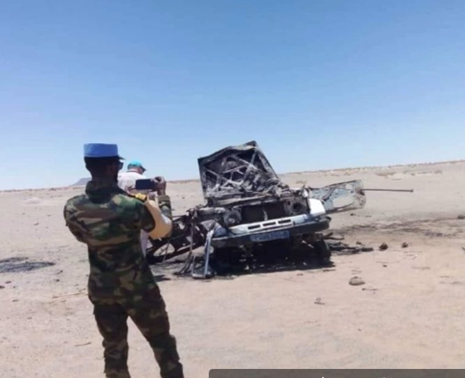 🇲🇦🇪🇭🇩🇿 Un drone Marocain a pulvérisé un véhicule transportant plusieurs Miliciens du Polisario entrant dans la Zone Tampon du Sahara Occidental. Le Véhicule venait du nord de la Mauritanie 🇲🇷. Des éléments de la MINURSO 🇺🇳 sont sur place.