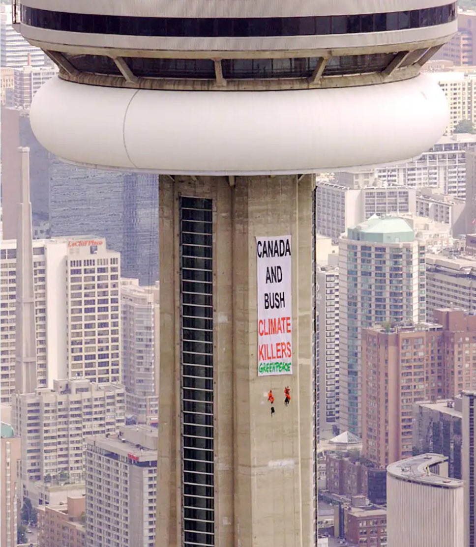 One of these people hanging from the CN Tower is climate extremist Steven Guilbeault a former Green Peace activist who is now unbelievably in charge of Climate policy in Canada. Trudeau sure knows how to pick em.