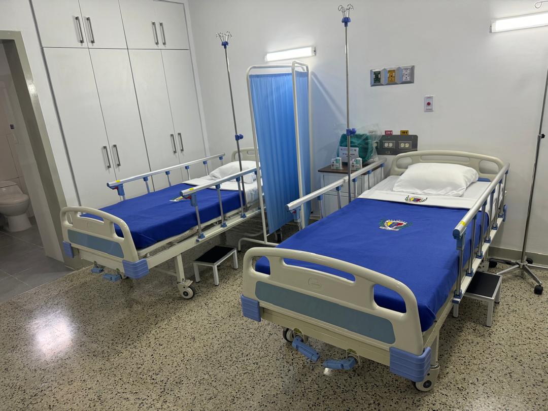 FerrerSandrea's tweet photo. #23May Por instrucciones de nuestro GJ @vladimirpadrino realizamos la activación y puesta en funcionamiento del área quirúrgica , de hospitalización y terapia intensiva del Hospital Militar Tipo 1 "Dr. José María Vargas" en San Juan de los Morros estado Guárico https://t.co/FiYJm44UFC