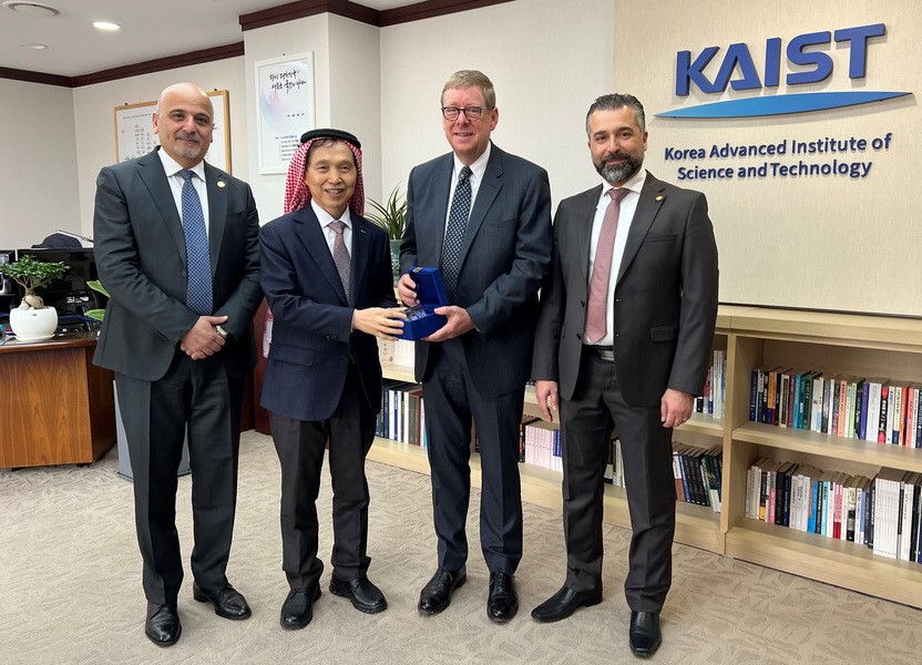 AUSharjah's tweet photo. As part of its strategic plans to bolster its international #research collaboration, enrich student experiences and foster academic excellence, AUS has signed a Memorandum of Understanding (MoU) with @kaistpr.

Find out more here: https://t.co/stqbPopkfk https://t.co/VjfqZZKfTA