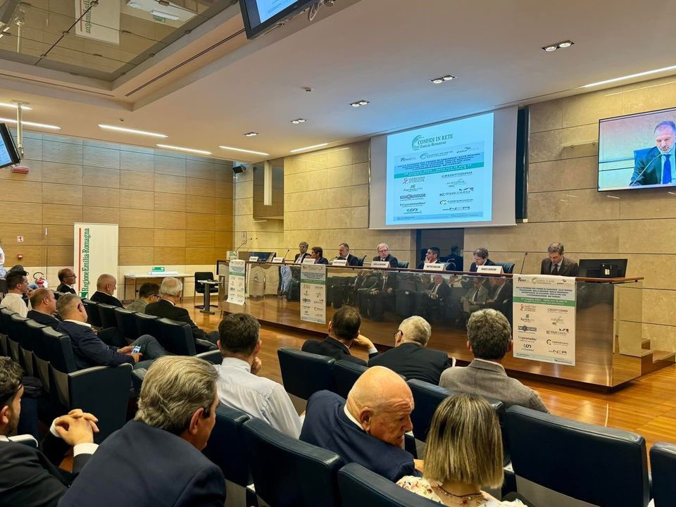 massimobitonci's tweet image. 🔵 Al Convegno organizzato dai #Confidi #Asso112, #ConfidiinRete e #AssoConfidi sulla Riforma del Fondo di Garanzia PMI. 
La garanzia pubblica è essenziale per la sopravvivenza delle aziende, il lavoro fatto con la Riforma rappresenta un'importante occasione di crescita per le