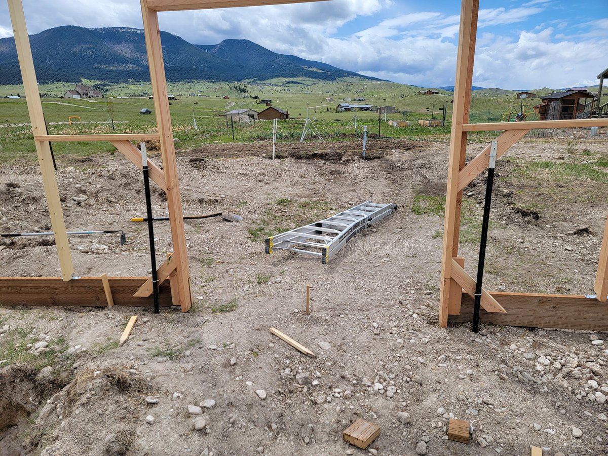 GreenDuckFarms's tweet photo. Small steps add up.
Got some t posts driven in, and bolted to my doorway. Wouldn't call it load bearing, but it added more structure than I expected. 
Much more stable now. Won't get any wobble when I add doors. 
#hoophouse #homestead https://t.co/JiuiZr6I1r