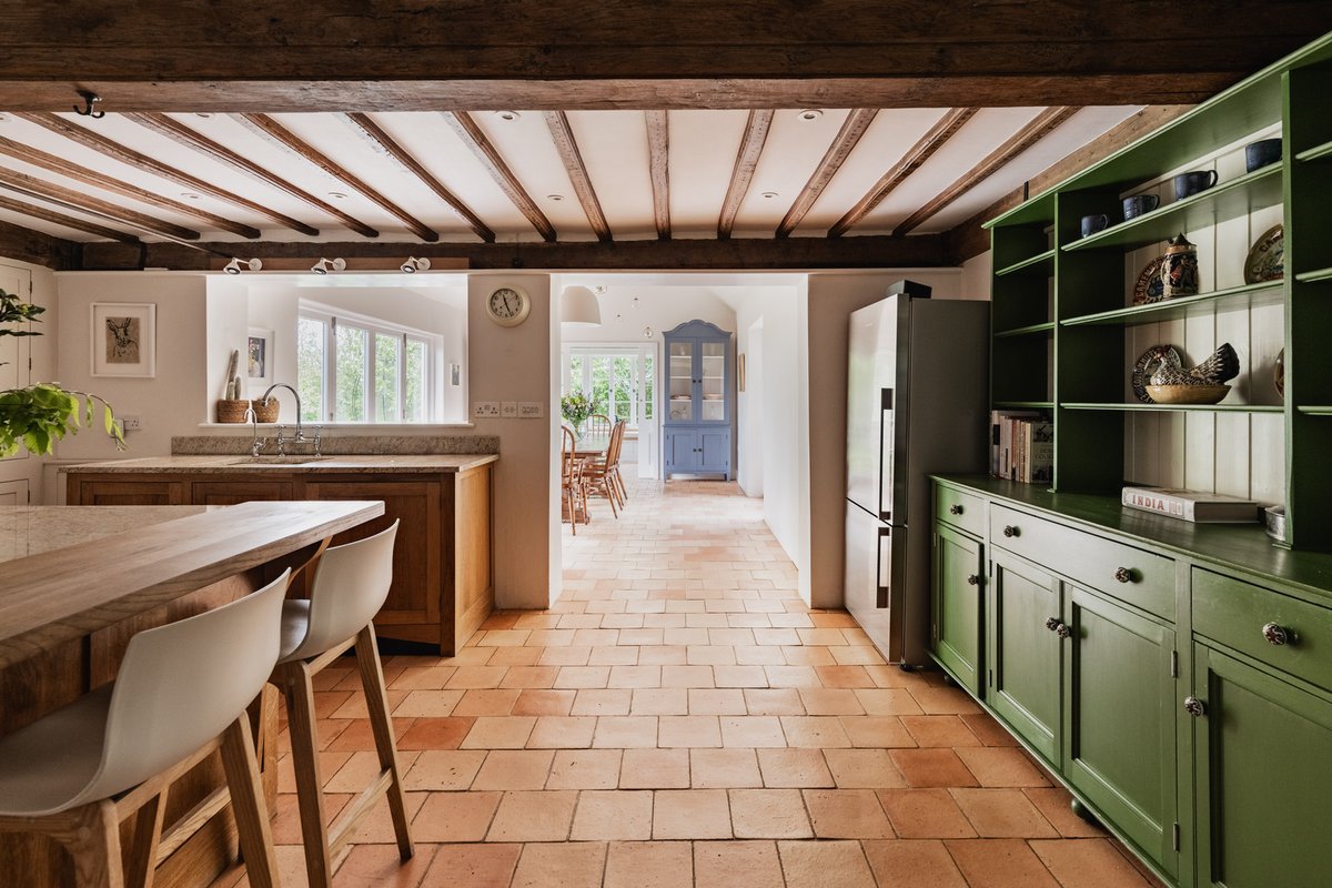 HenryPryor's tweet photo. Ok, I need a soft Post Office, a getaway car & £1.2m!
My #HouseOfTheWeek is this glorious listed Suffolk house. Just look, a whole field of cowslips!
🔗 https://t.co/C8E6Jh3OSL