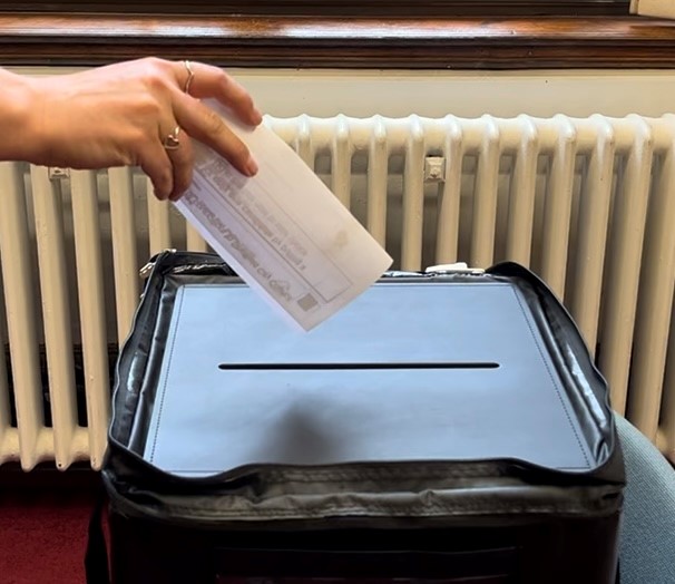 Key dates ahead of the General election 4 July: • Register to vote by 18 June 11:59pm • by post 19 June 5pm • by proxy 26 June 5pm • Apply for a free Voter Authority Certificate by 26 June 5pm (applies to anyone without valid ID) Find out more: sheffield.gov.uk/voterid