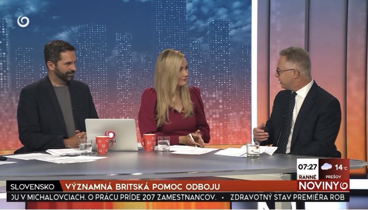 UKinSlovakia's tweet photo. Tento rok si pripomíname 80. výročie SNP a vďaka @televiziaJOJ mal dnes @NigelMBaker1 príležitosť hovoriť o niektorých menej známych udalostiach a súvislostiach - o tom ako 🇸🇰 SNP pomáhalo v tej dobe Spojené kráľovstvo 🇬🇧.
#History #UKandSlovakia #SNP80 https://t.co/grSD9bCyrF