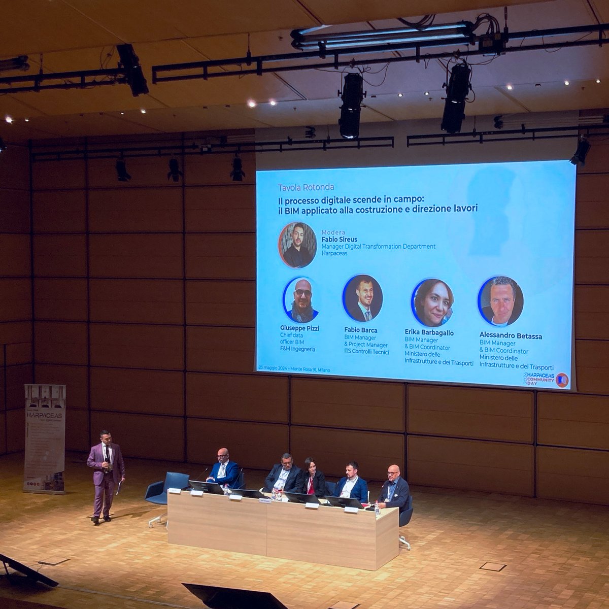 bonificaweb's tweet photo. Partecipiamo sempre con grande piacere agli eventi organizzati da Harpaceas. Quest’anno a rappresentare Bonifica S.p.A. sono andati il nostro BIM Manager, Ing. Federico Malleni e l’Ing. Davide Quadrozzi 
#HarpaceasCommunityDay2024 #innovazione 
#ingegneria #BIM #digitalizzazione https://t.co/c6ztHmN4yk