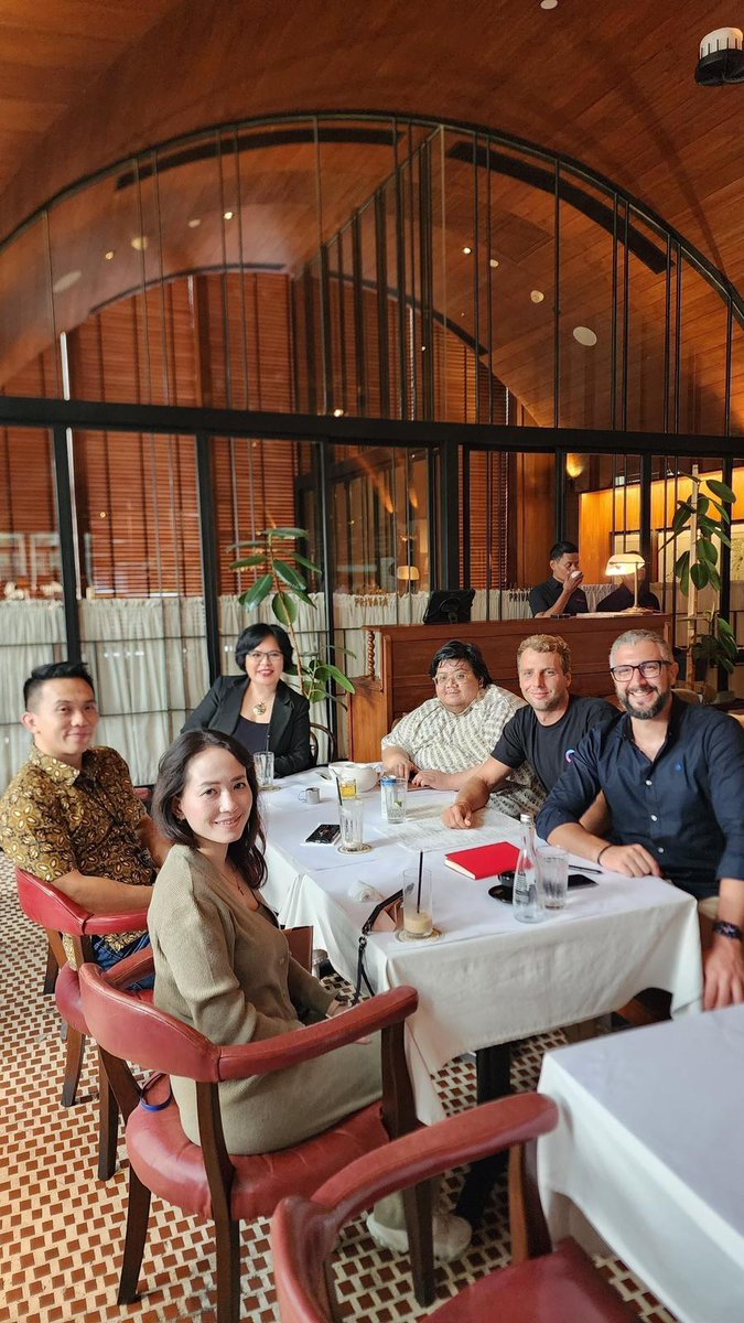 Another proof of real #innovation happening in #Indonesia🇮🇩 Earlier this week, we met with the team behind @LokapalaID, the first #Esports game from Indonesia, with Indonesian Developers making it possible🥷💻 It was an insightful conversation as we discussed the future of