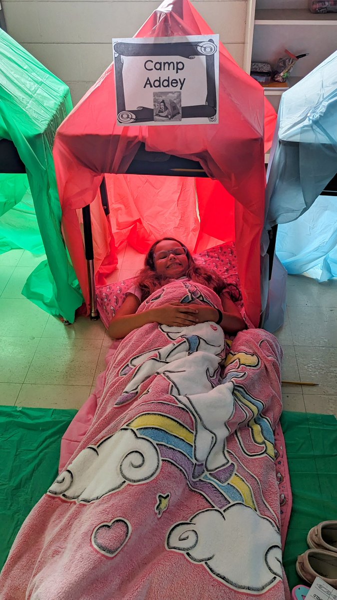The cutest camp is set-up in @MrsSarahJWilson's room today! ♥️🔥⛺ They'll be camping for the last 2 days of school! Happy Birthday to Mrs. Wilson! 🎉🧁 @DittmannTori @DrClintFreeman @JoeFWillis @MichelleLiles @BlackcatMatt