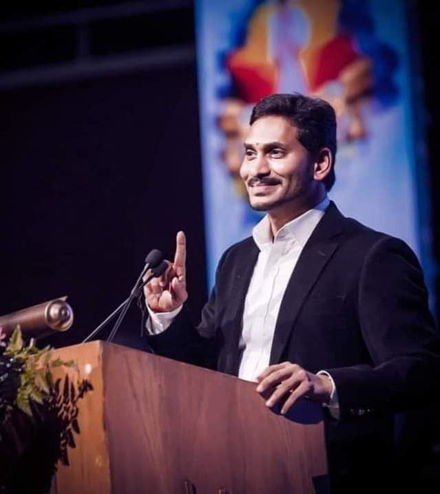 AdapaAsr's tweet photo. 𝗢𝗻𝗲 𝗠𝗮𝗻 𝗦𝗵𝗼𝘄 ❤🔥💥💥💥

#YSJaganAgain 
#5YearsOfYSRCPMassVictory https://t.co/e5Kwb2u1Qe