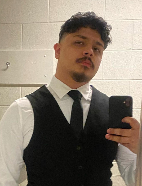 QCToday's tweet photo. Carlos Alberto Escobar-Durango, a junior double majoring in political science and history, has been named the inaugural winner of the Carol Douglas Student Diversity Award.
Read more in #TheQView: https://t.co/aReHE3yaNf https://t.co/2AFLkSX4Bs