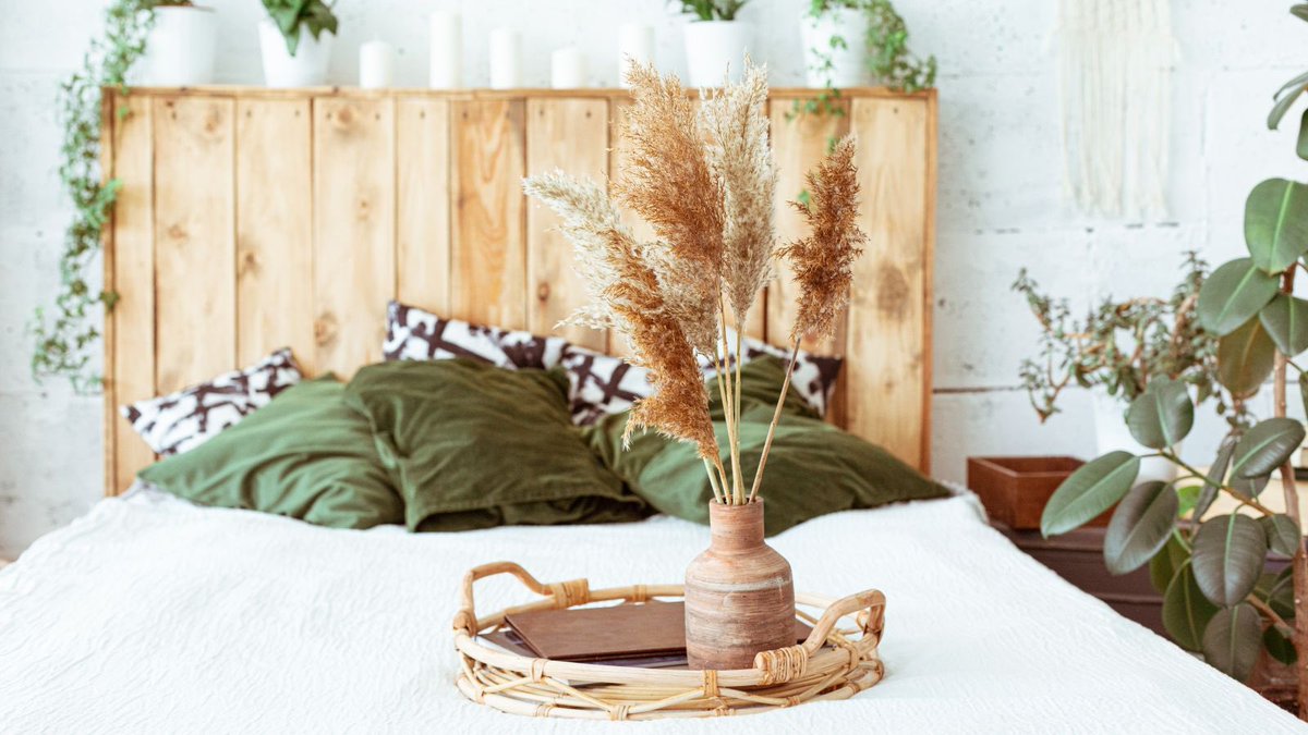 Transforming the home into a cozy summer retreat with these simple hygge tips.
Learn more on Hygge Design blog: hyggedesign.blog/2024/05/23/tip…
#homedecor #homedecorideas #interiordesign #design #hygge #summervibes #bloggers #newblogpost #lomuarredi