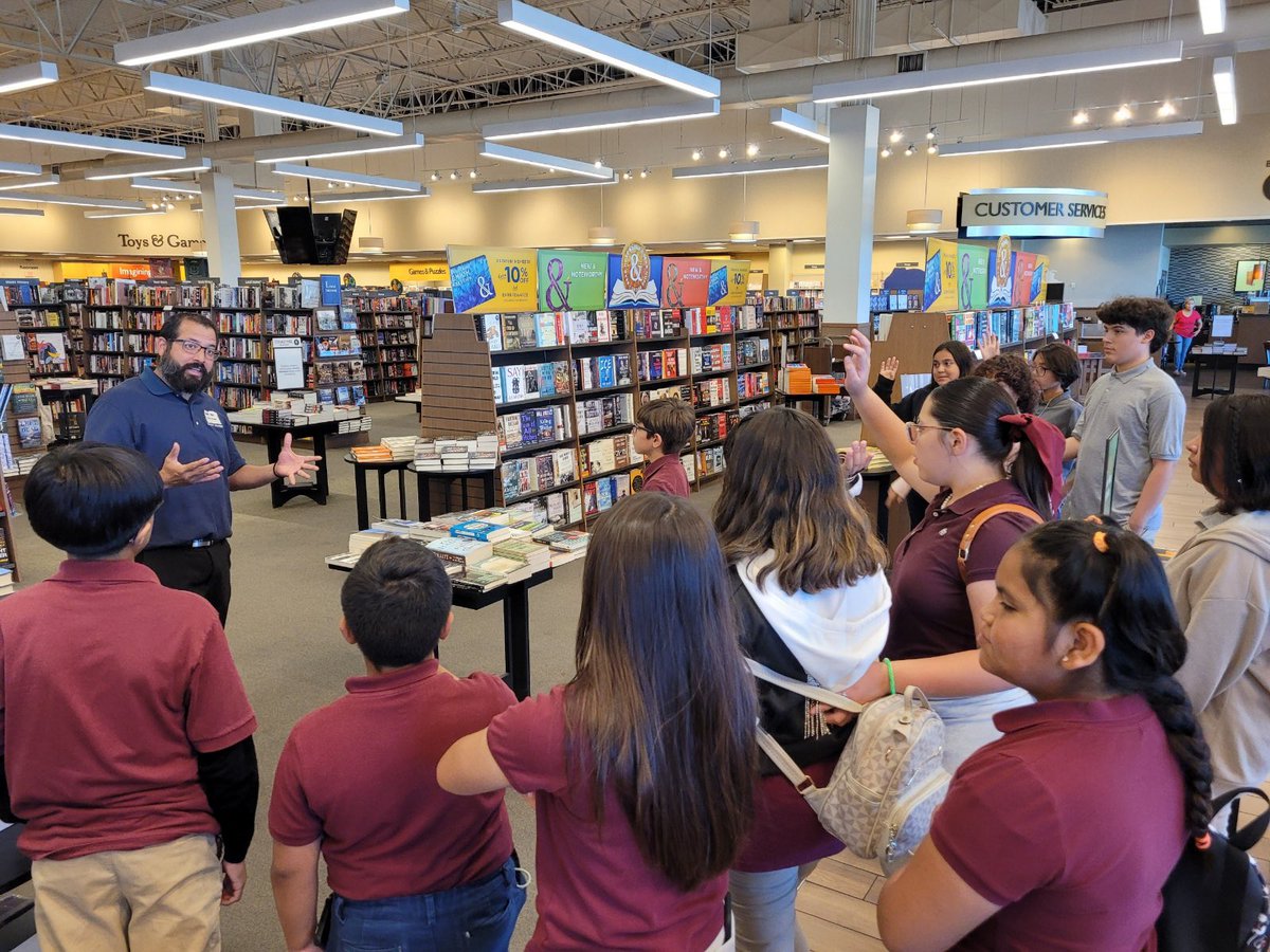 Thank you @YMS_Library for bringing your readers to Barnes & Noble! Kids had a great time, Booksellers had GREAT conversations and we appreciate the partnership. Keep on reading! @bn_classwork @YsletaISD @YISDLibServices @YISDPIE #READ #BNFieldTrips #SummerReading