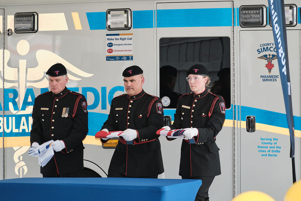 simcoecounty's tweet photo. This #PSWeek, @simcoecountyPS celebrated the grand opening of a new Paramedic Station in @TownofBWG! This state-of-the-art facility underscores our commitment to #BuildingUp care & innovative services. #HelpUsHelpYou. 🚑👏https://t.co/2xr9xIPzJi @ParamedicChiefs https://t.co/DbnOA1Ykin