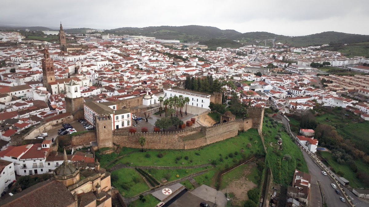 Miravet, Monzón, Ponferrada y Jerez de los Caballeros. Hacemos un viaje por algunas de las fortalezas templarias de nuestra geografía. #LosPilaresDelTiempo, el domingo a las 20:30 h. rtve.es/play/videos/lo…