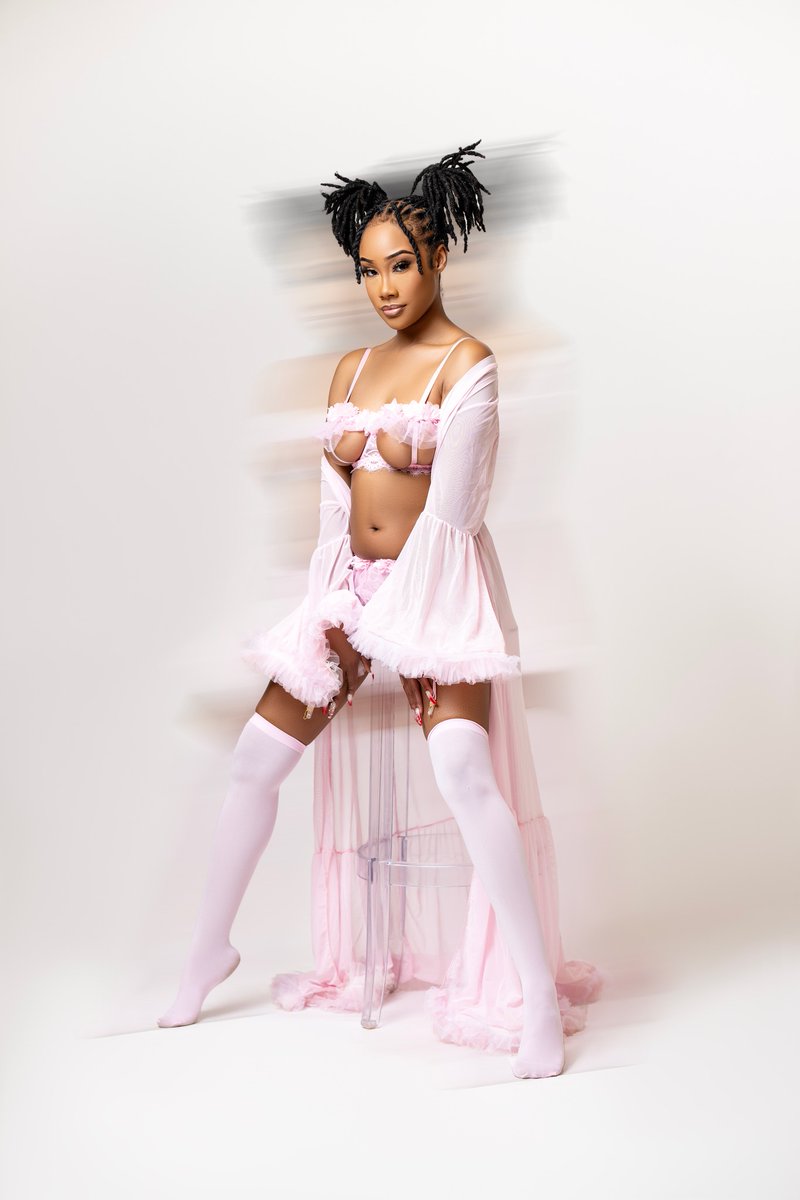 TaeeDaProducer 📸 Shot By. tweet media