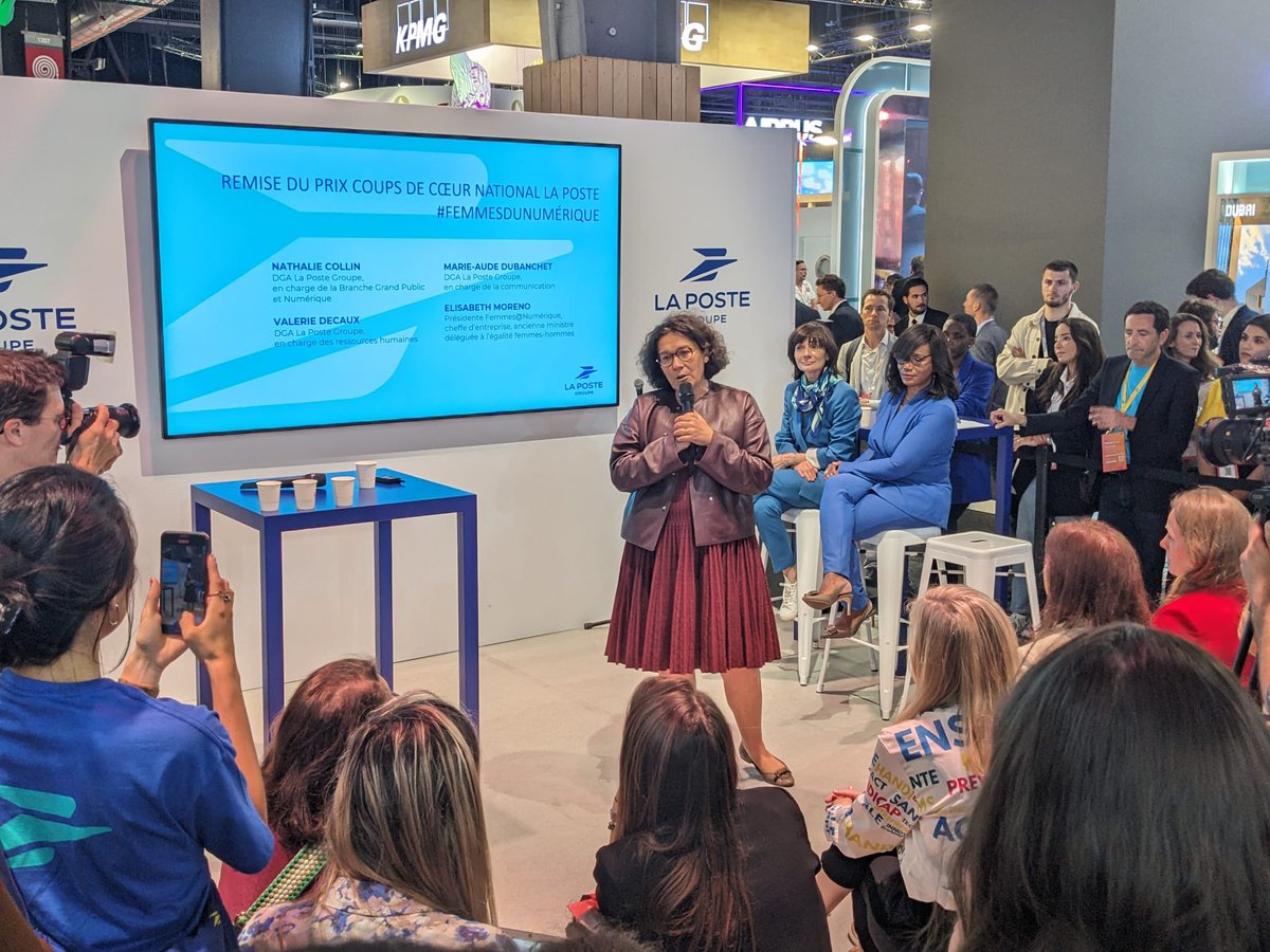 En direct de #Vivatech pour la remise du prix coup de ❤️ @GroupeLaPoste #femmesdunumerique avec @nathqueencole, @1ElisaMoreno, @MAudeDubanchet « Tout est possible pour vous les filles, n’ayez pas peur ! » Le groupe La Poste mécène de #TechPourToutes : techpourtoutes.io/4-questions-a-…