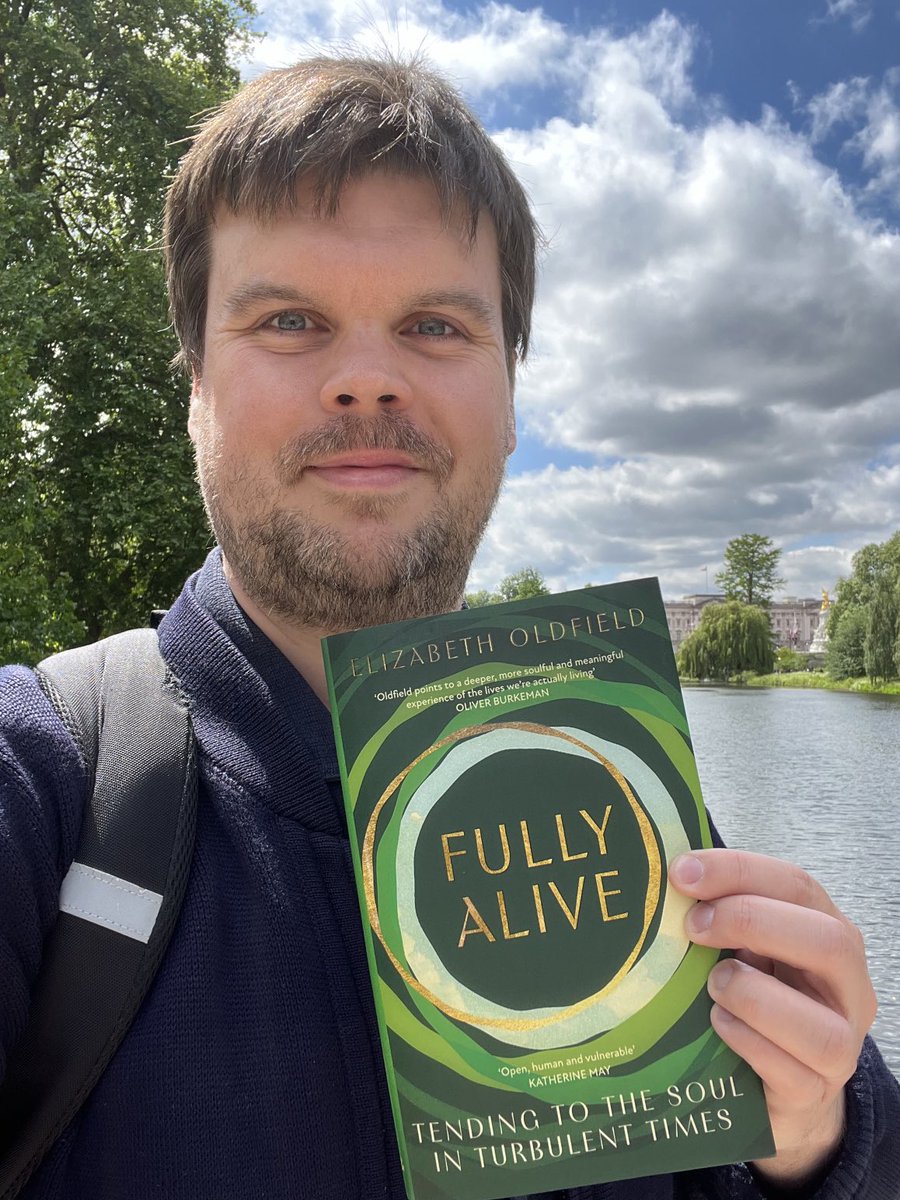 Just bought my hardback of ⁦@ESOldfield⁩’s new book, and St James Park is also looking #FullyAlive! (I confess I’ve already been listening on Audible)! I can already recommend it HUGELY! Challenging, inspiring, original, vulnerable, humanising! Insight we need for our time.