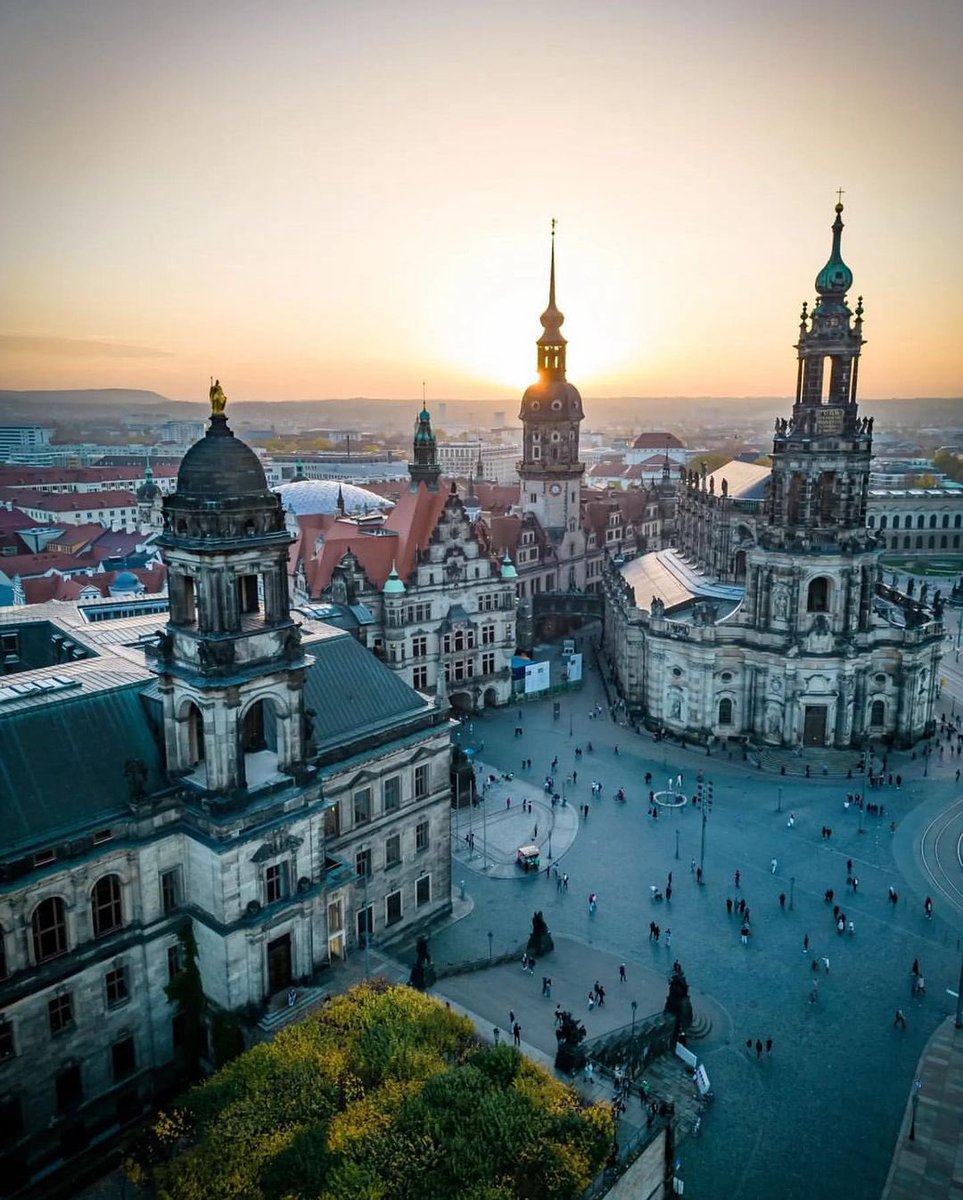 Budapest 🇭🇺 or Dresden 🇩🇪