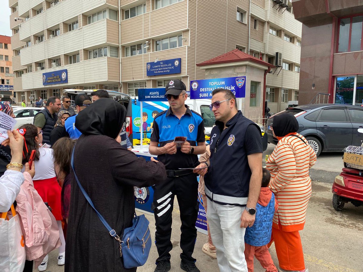 kirikkalepolis's tweet photo. TDP Şube Müdürlüğümüzce #KaleFest 2024 etkinliklerine katılan vatandaşlarımıza Telefon Dolandırıcılığı ve alınması gereken önlemler hakkında bilgilendirme yapılmıştır.
@EmniyetGM @asayisdairebsk @TC_kkalevalilik #EmniyetKırıkkale https://t.co/PnHkfS9psi