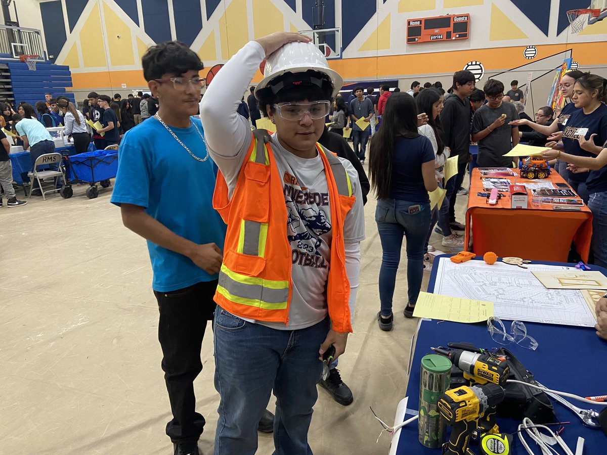 hanging out with the kiddos on cadres day at <a href="/RiversideMS1971/">Riverside Middle School</a> :D