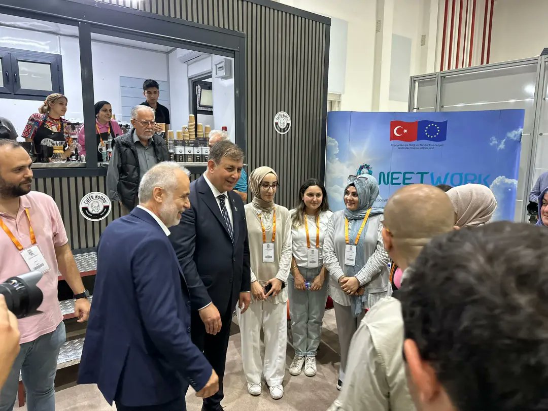 izubam35's tweet photo. Başkanımız Sayın Burhanettin Kansızoğlu, İzmir Büyükşehir Belediye Başkanı Sayın Dr. Cemil Tugay'ı İzmir Uyuşturucu ve Bağımlılıkla Mücadele Derneği'mizin büyük bir başarıyla yürüttüğü Neetwork Projesi'nin İzmir Kahve Fuarı'nda açtığı tanıtım standında ağırladı.

#İzubam #Kahve https://t.co/LJ4Pk08A1y