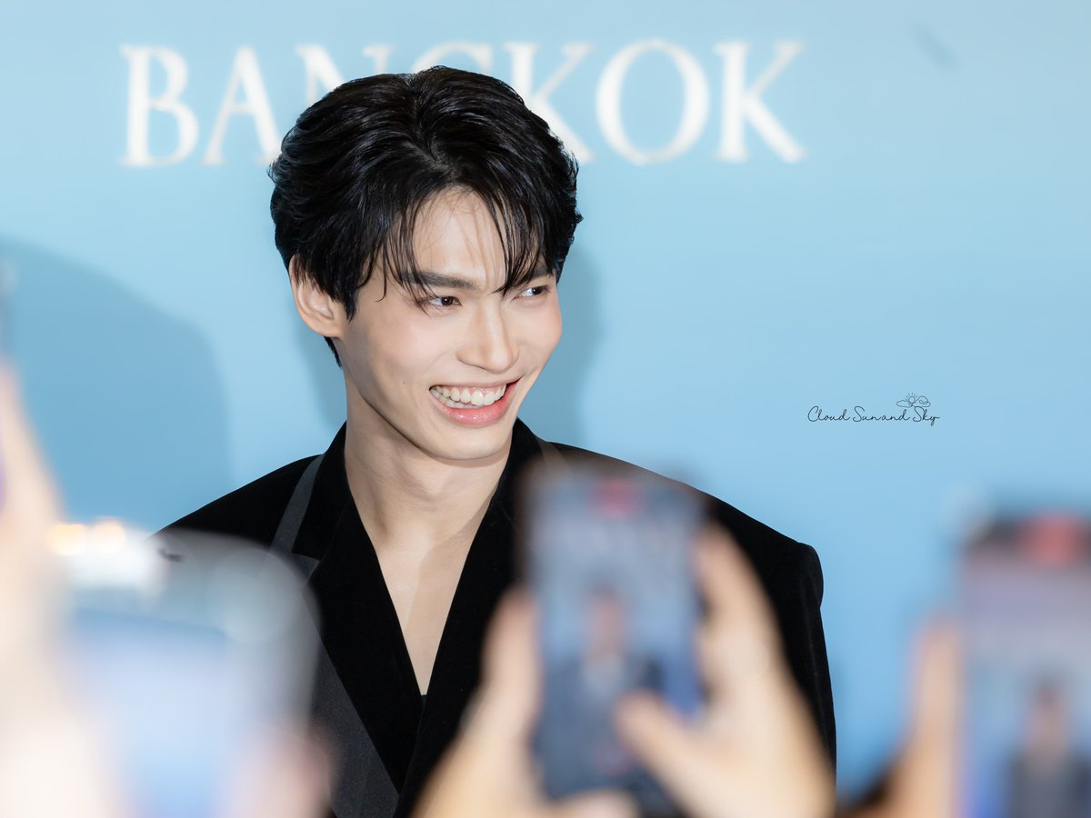 CloudSunandSky's tweet photo. รอยยิ้มของเธอเปลี่ยนแปลงคืนวัน เธอเหมือนฝันที่กลายเป็นจริง 👑

WIN HA TIFFANY BANGKOK

#TiffanyFlagshipxWin
#winmetawin https://t.co/UpZQCtK9p7