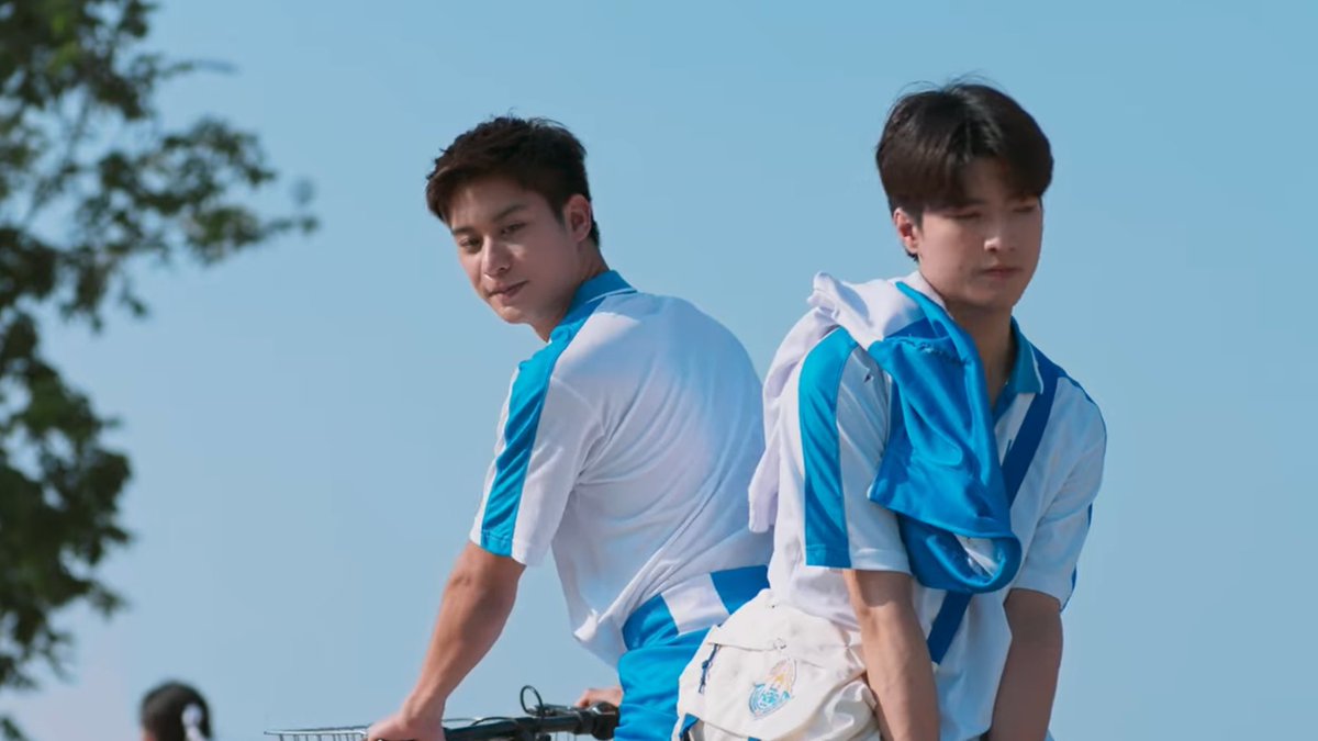 biichwho's tweet image. Pls dont disappoint #addictedheroin TH

Its been so long since the last time I saw August. Also the other guy really looks like Linyi 😗