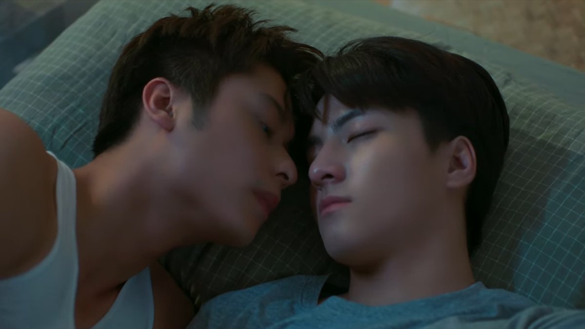 biichwho's tweet image. Pls dont disappoint #addictedheroin TH

Its been so long since the last time I saw August. Also the other guy really looks like Linyi 😗