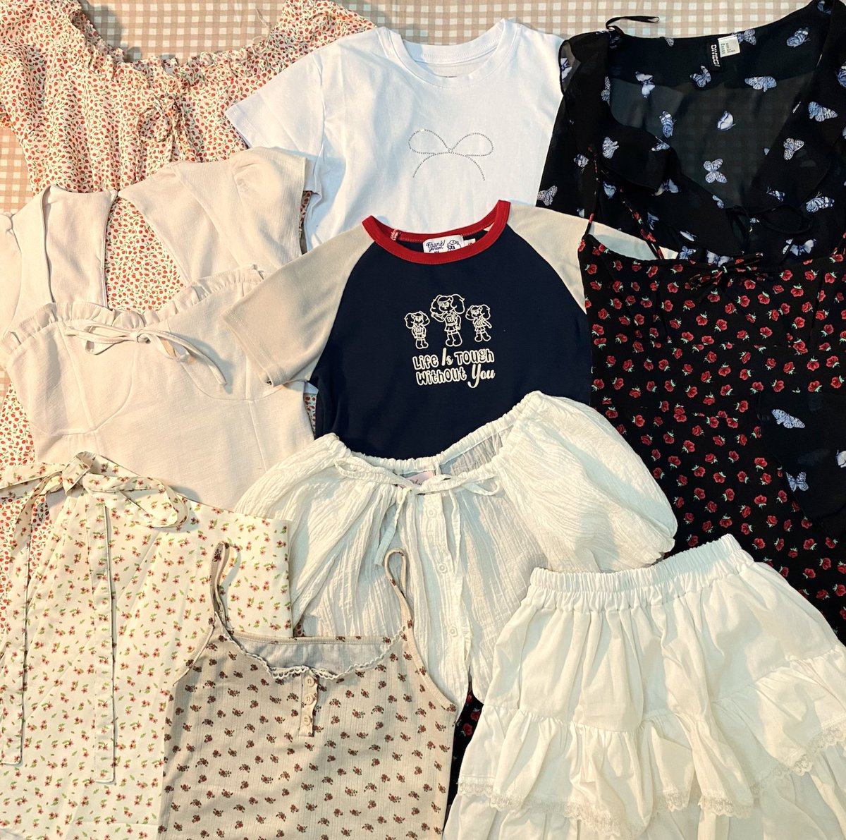 d3cemberaun's tweet photo. โล๊ะตู้กันค้าบ ><
ลงวันศุกร์(24/05) 20.00น.⏰ 

╸♡̶ส่งต่อเสื้อผ้า  กระโปรง กางเกง มีเย้อม้าก
   ✮ ราคาเร��่มต้นหลักสิบ 🍕🍟

📮ค่าส่ง 40.-
รีทวิต + ปัก + ฟอล ลด5.-  🐙🧣

#ส่งต่อ #ส่งต่อเสื้อผ้ามือสอง #เสื้อผ้ามือสอง #ส่งต่อเสื้อผ้า https://t.co/nZcKMSdFft