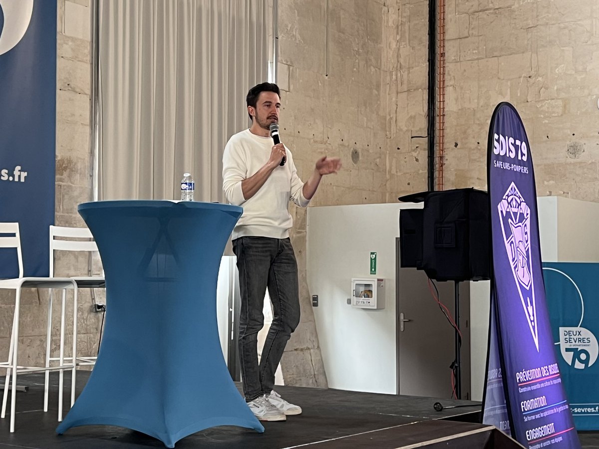rescomSP's tweet photo. #RESCOM2024 | Coup d'envoi de la 23e édition du RESCOM !
➡2 jours de conférences et ateliers des responsables communication des SDIS.
✅Grand merci au @SDIS79 et leurs équipes pour l'organisation de cette édition !
➡Bon séminaire aux 90 RESCOM venus de toute la France !😉 https://t.co/t5O2s4lOir