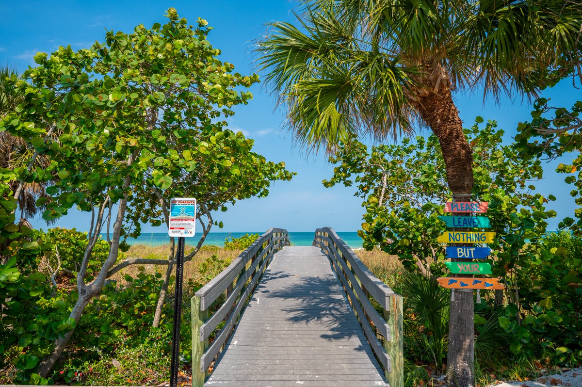 Your pathway to paradise is right this way. 👣☀️🌴 #IndianRocksBeach #Florida #LetsShineSPC