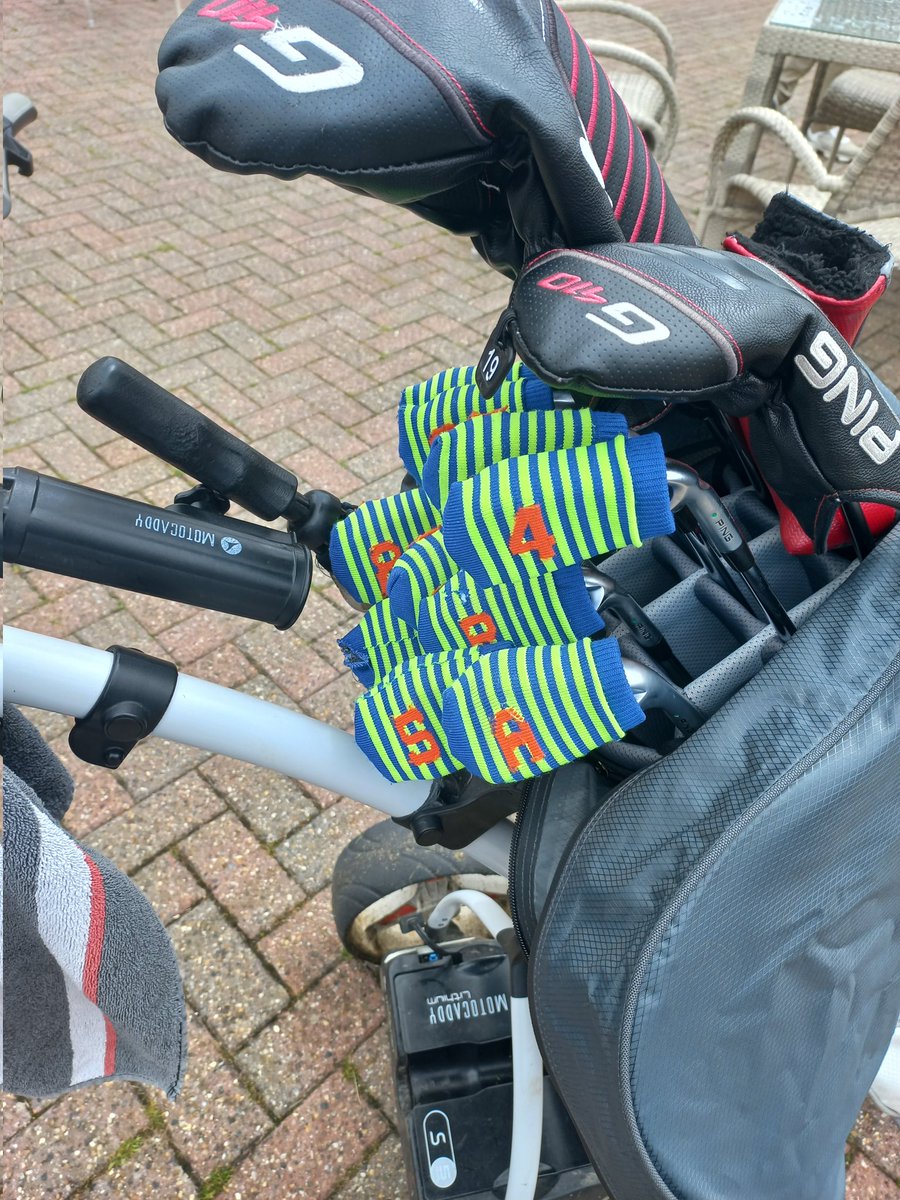 brayshawgolf's tweet photo. Not very often you see this in a County match!
Suffolk v Norfolk
#OnlySaying
Must have been a Christmas present from the Mrs #really https://t.co/jXFNLAeyDN