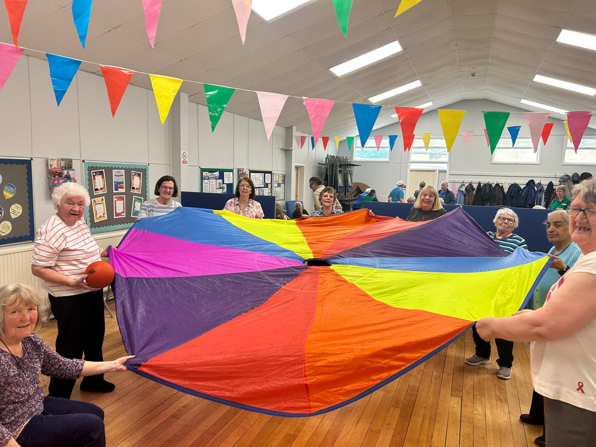 BD4Family's tweet photo. Our Gems over 50’s daycentre enjoying their #fitness class and helping to raise money for @DementiaUK at their bake sale 💎 @ActAsOneBDC @SouthArea @BenOxlade1 @CNet_Bradford @bradfordmdc #friendship #HealthAndWellness https://t.co/XHR80xL0mX