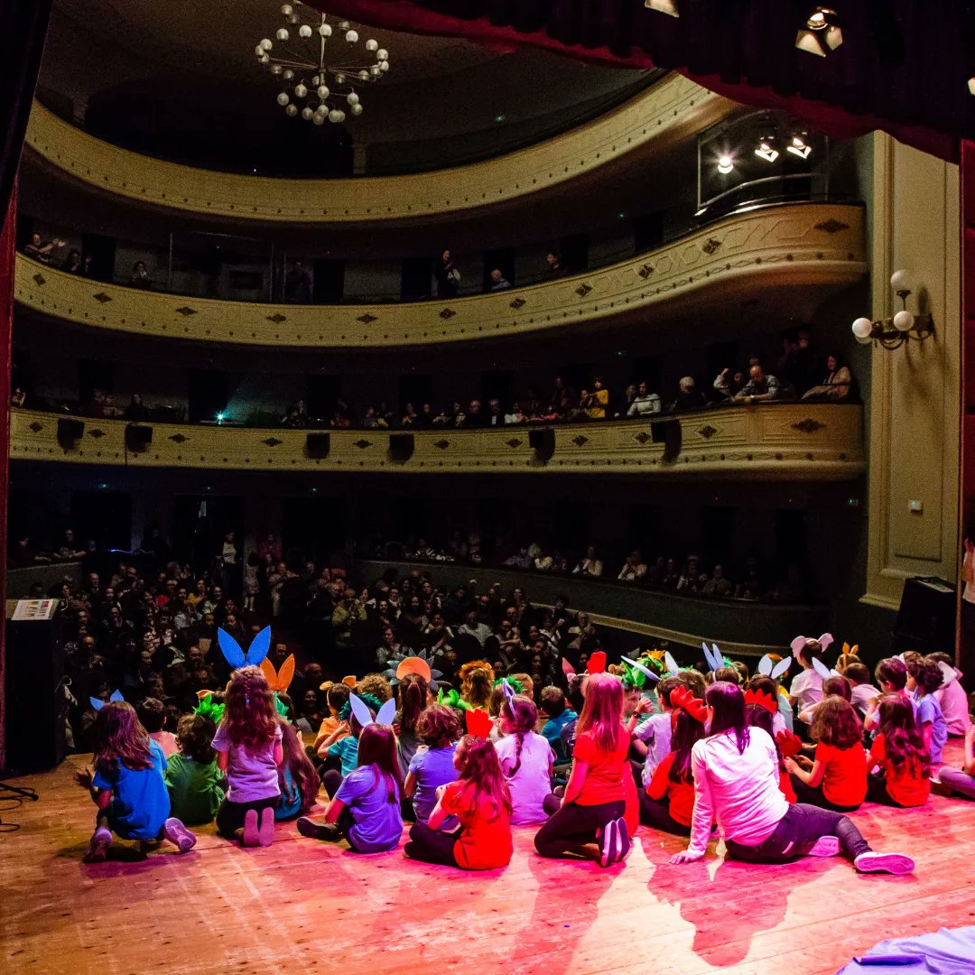Hoxe estamos moi cansas polo esforzo pero infinitamente máis felices despois dos festivais de MeM que celebramos o martes e o mércores no Teatro Principal. As familias arroupáronnos con entusiasmo e non quedou nin unha butaca libre. Moitas grazas a todas polo voso apoio! #EMM2024